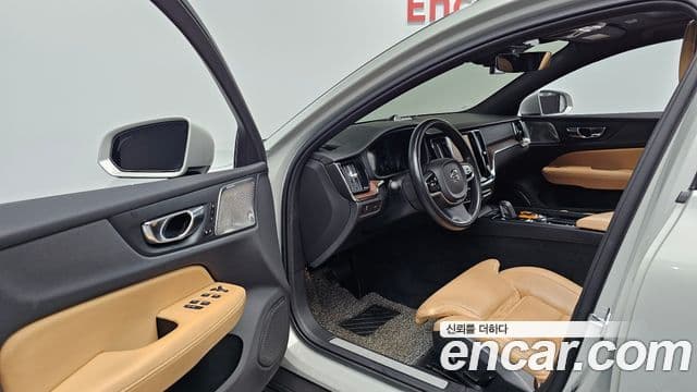 Volvo V60 Cross Country 2020 — ფოტო 10/20