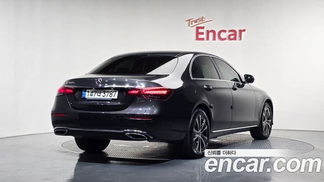 Mercedes-Benz E-Class 2021 — Фото 2/20