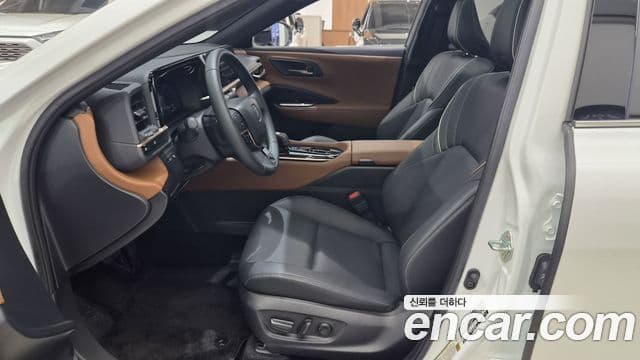 Toyota Crown Crossover 2025 — Şəkil 9/19