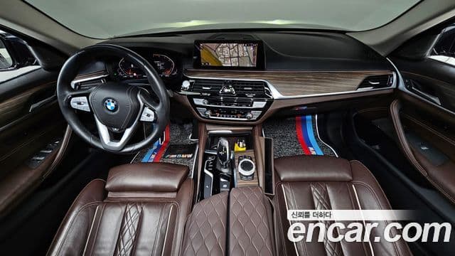 BMW 5 Series 2020 — ფოტო 7/20