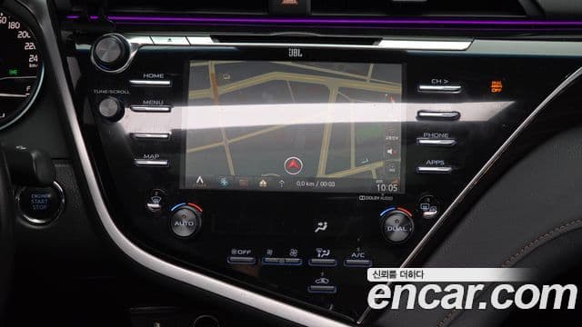 Toyota Camry 2018 — Şəkil 15/20