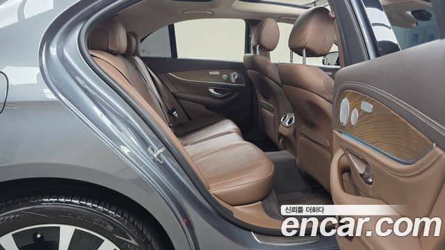 Mercedes-Benz E-Class 2019 — Şəkil 11/20