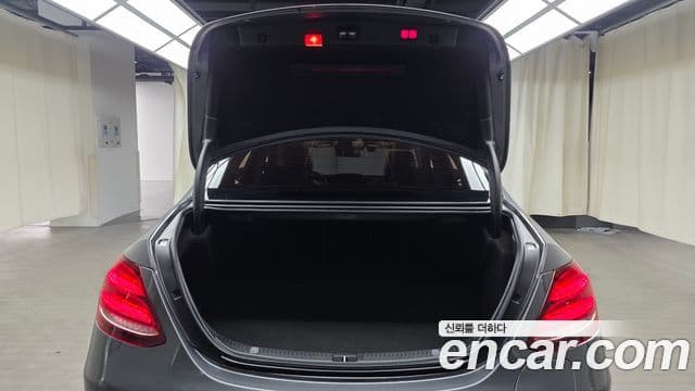 Mercedes-Benz E-Class 2019 — Şəkil 17/20