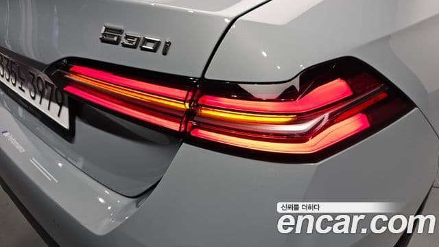 BMW 5 Series 2025 — Photo 18/34
