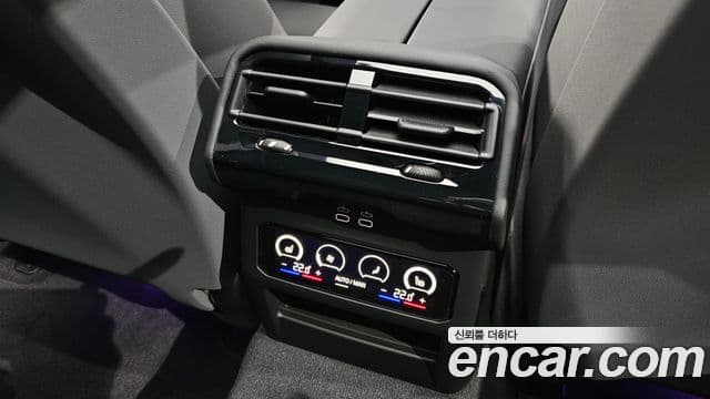 BMW 5 Series 2025 — Photo 12/34