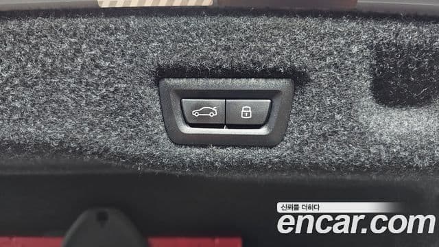BMW 5 Series 2025 — Photo 34/34