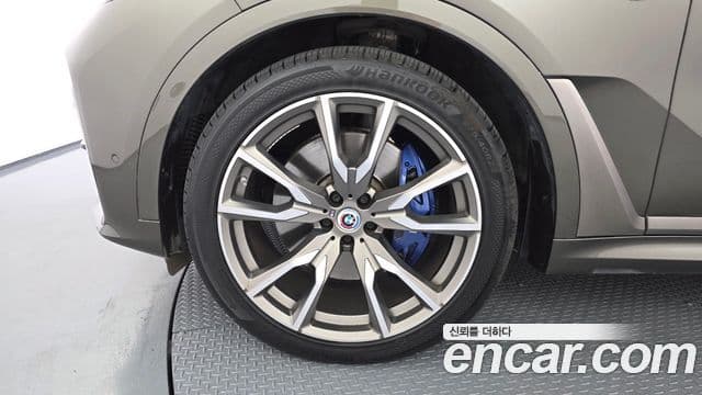 BMW X7 2022 — ფოტო 5/20