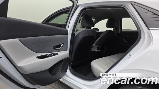 Hyundai Avante 2023 — Şəkil 16/20