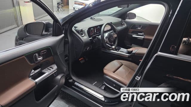 Mercedes-Benz GLA-Class 2023 — фото 10 из 20