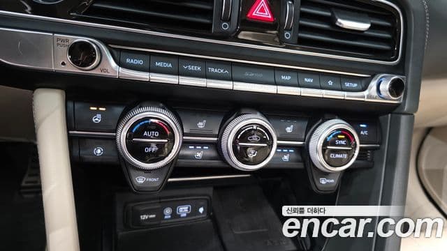 Genesis G70 2019 — ფოტო 17/20