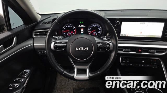 Kia K5 2023 — Şəkil 13/20