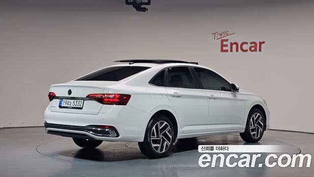 Volkswagen Jetta 2024 — Şəkil 2/20