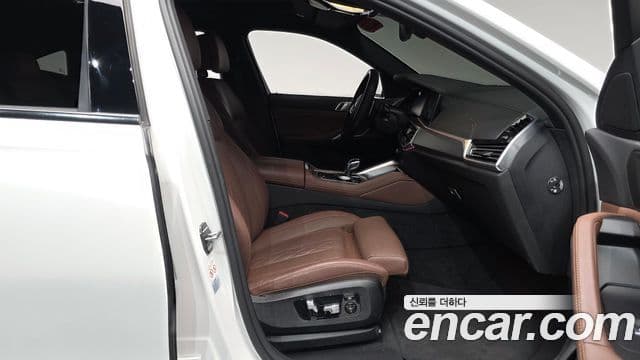 BMW X6 2022 — Photo 21/35