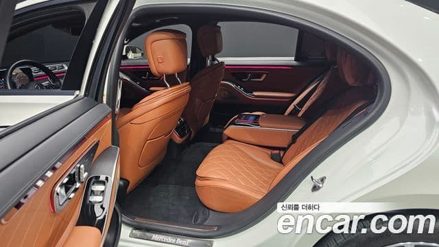 Mercedes-Benz S-Class 2022 — Photo 32/35