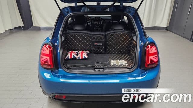 Mini Cooper Electric 2023 — ფოტო 10/20