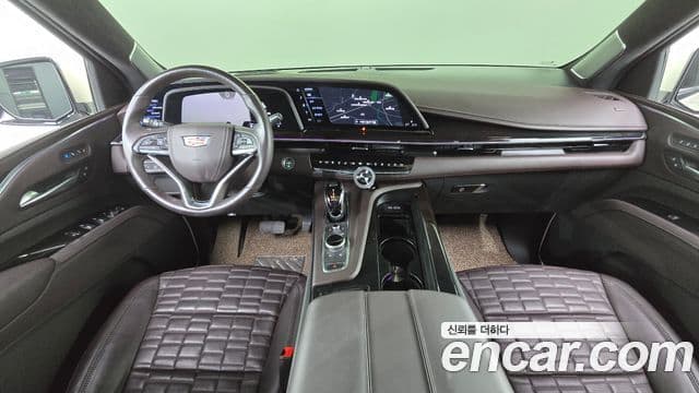 Cadillac Escalade 2023 — ფოტო 7/20