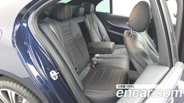 Mercedes-Benz E-Class 2023 — Şəkil 11/20