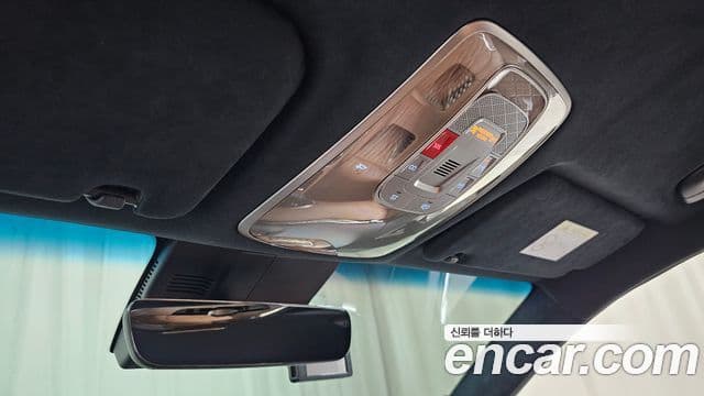 Genesis GV70 2022 — ფოტო 18/20