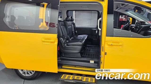 Hyundai Staria 2022 — ფოტო 12/20