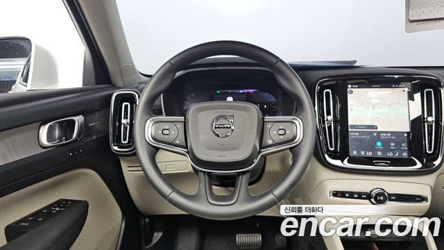 Volvo XC40 2025 — ფოტო 12/20