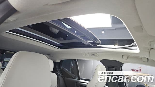 Volvo XC40 2025 — фото 18 из 20