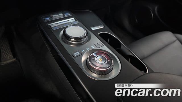 Genesis GV70 2022 — Şəkil 9/20