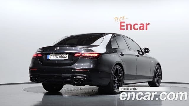 Mercedes-Benz E-Class 2022 — ფოტო 2/20