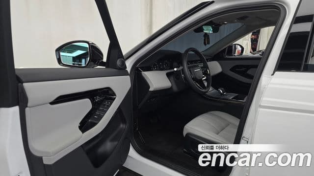 Land Rover Range Rover Evoque 2025 — ფოტო 10/20