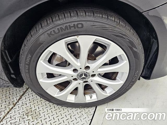 Mercedes-Benz E-Class 2019 — Şəkil 12/20