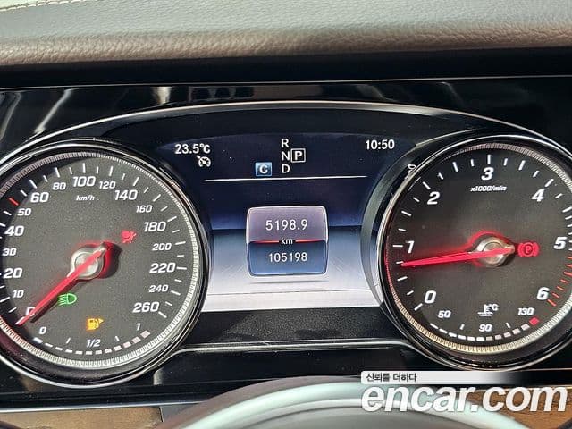 Mercedes-Benz E-Class 2019 — Şəkil 11/20