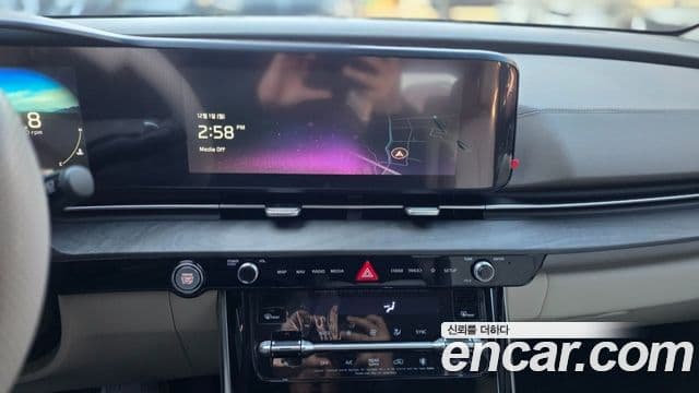 Kia Carnival 2023 — фото 14 из 17