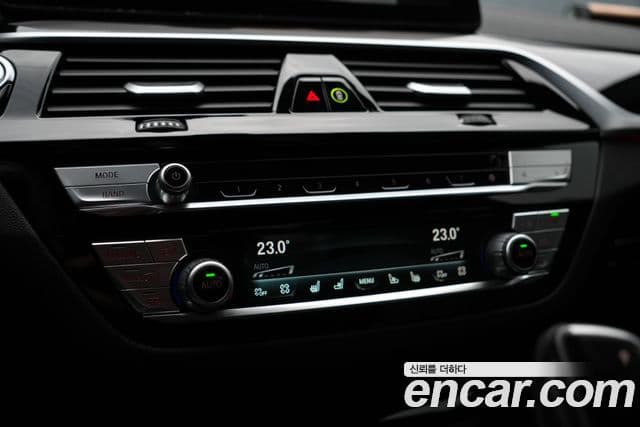 BMW 5 Series 2023 — ფოტო 16/20
