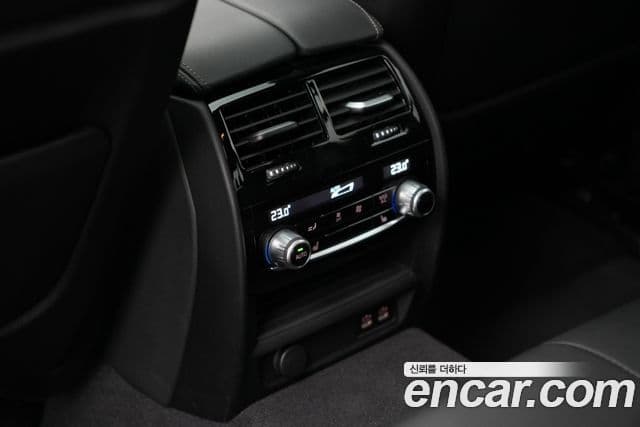 BMW 5 Series 2023 — ფოტო 19/20