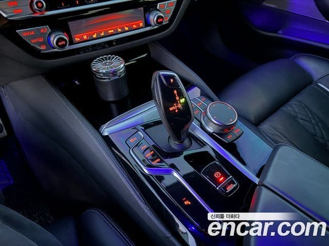 BMW 5 Series 2022 — фото 12 из 17