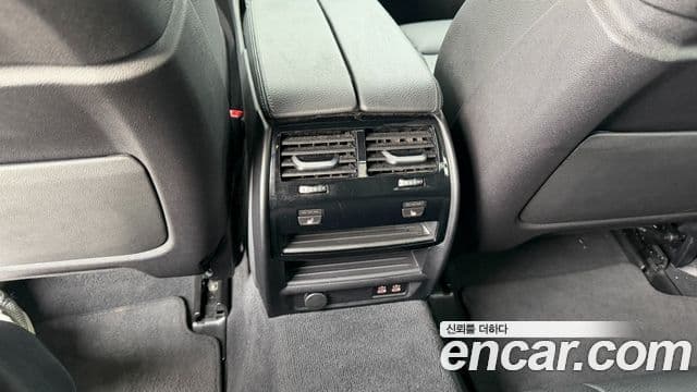 BMW 5 Series 2023 — фото 17 из 20