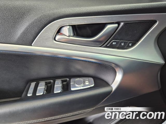 Genesis G70 2019 — фото 15 из 20