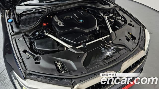 BMW 5 Series 2019 — Şəkil 6/20