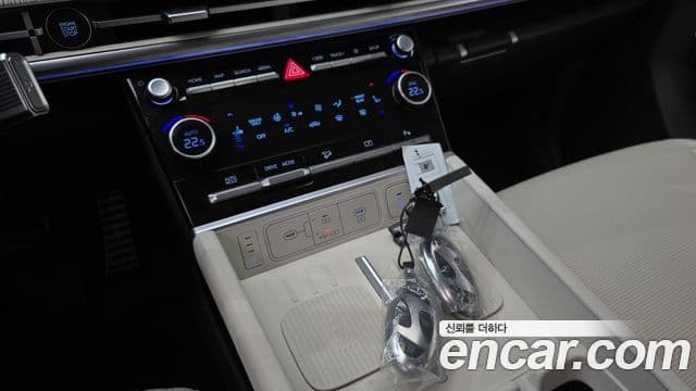 Hyundai Santa Fe 2024 — ფოტო 18/20