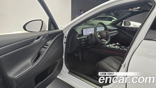 Genesis Electrified G80 2024 — фото 8 из 20