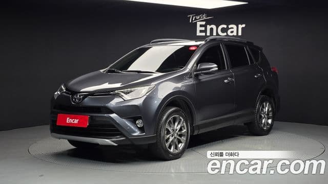 Toyota RAV4 2018 — Şəkil 11/20
