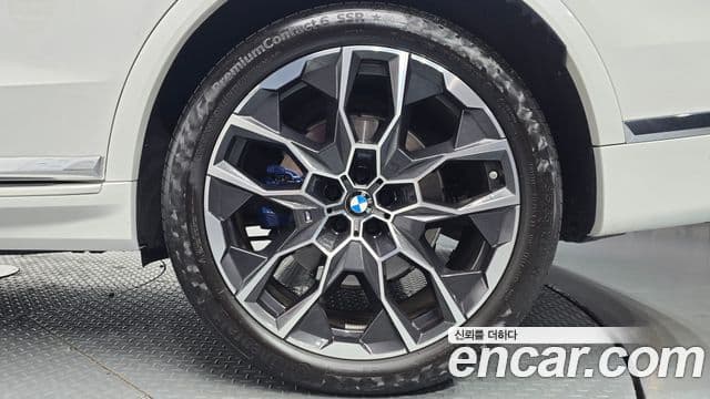 BMW X7 2024 — Photo 11/33