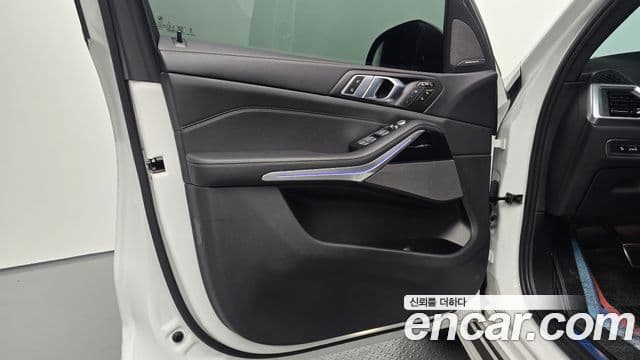 BMW X7 2024 — Photo 16/33