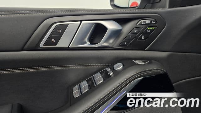BMW X7 2024 — Photo 19/33