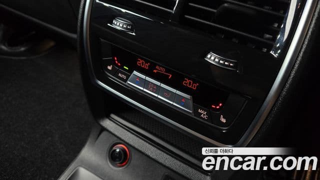 BMW X7 2024 — Photo 27/33
