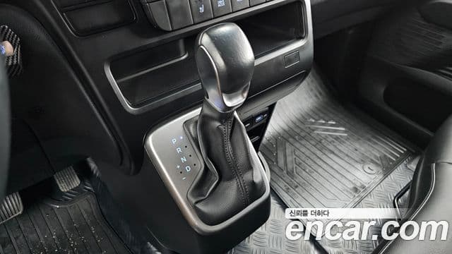Hyundai Staria 2021 — Фото 9/20