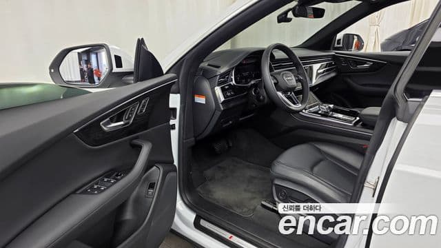 Audi Q7 2023 — Şəkil 10/20