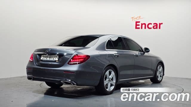 Mercedes-Benz E-Class 2018 — ფოტო 2/20