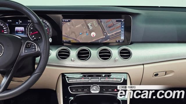 Mercedes-Benz E-Class 2018 — ფოტო 12/20