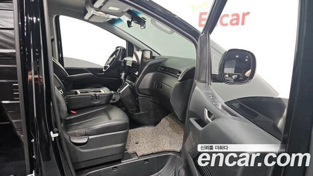 Hyundai Staria 2025 — фото 18 из 20