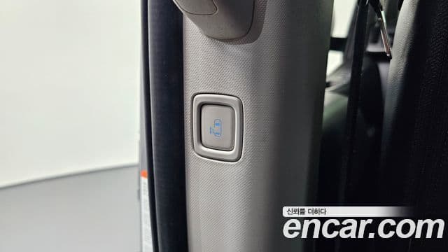 Hyundai Staria 2022 — фото 12 из 20